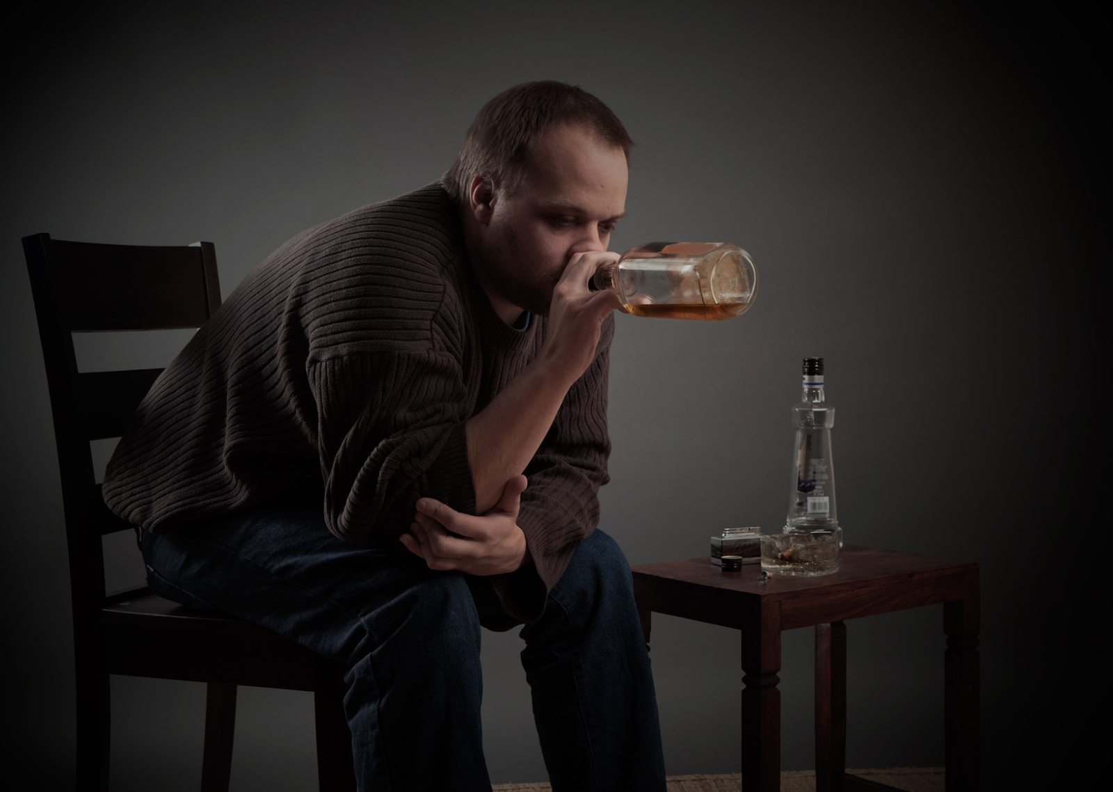 Виновник Праздника или Затмевающий Тень: Глубины и Высоты Алкоголизма